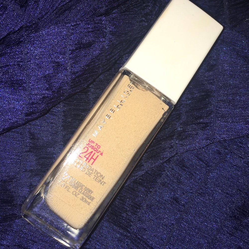Maybelline Superstay Foundation in Classic Ivory